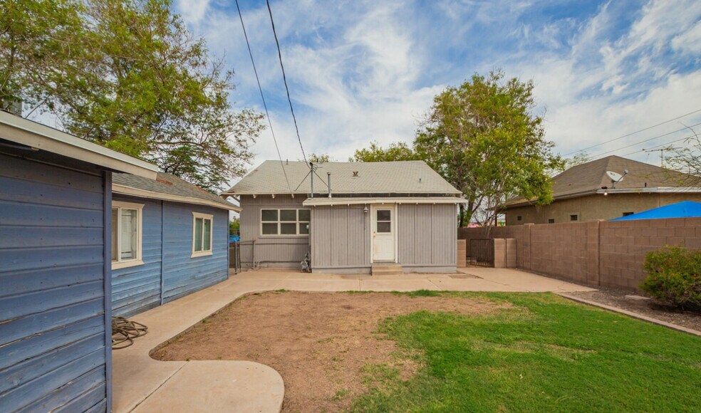 Yard (will be more private) - 1505 W Pierce St