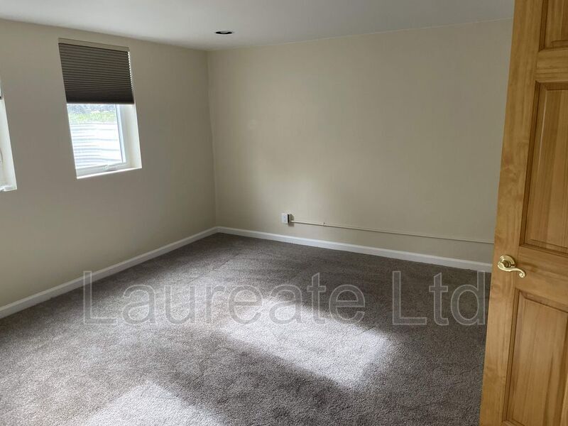 Building Photo - 1003 W Shepperd Ave