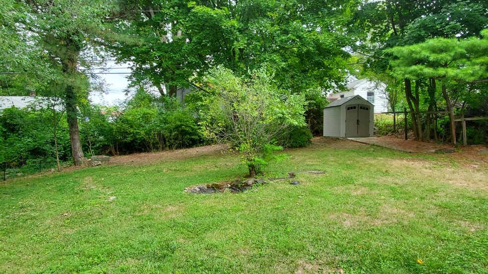 Building Photo - 1127 S Allen St