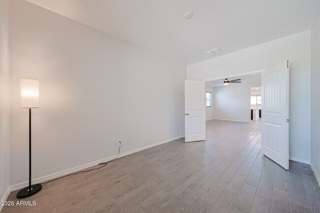 Building Photo - 17435 W Laurie Ln