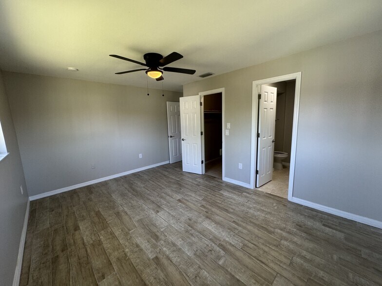 Building Photo - 3602 Beneva Rd