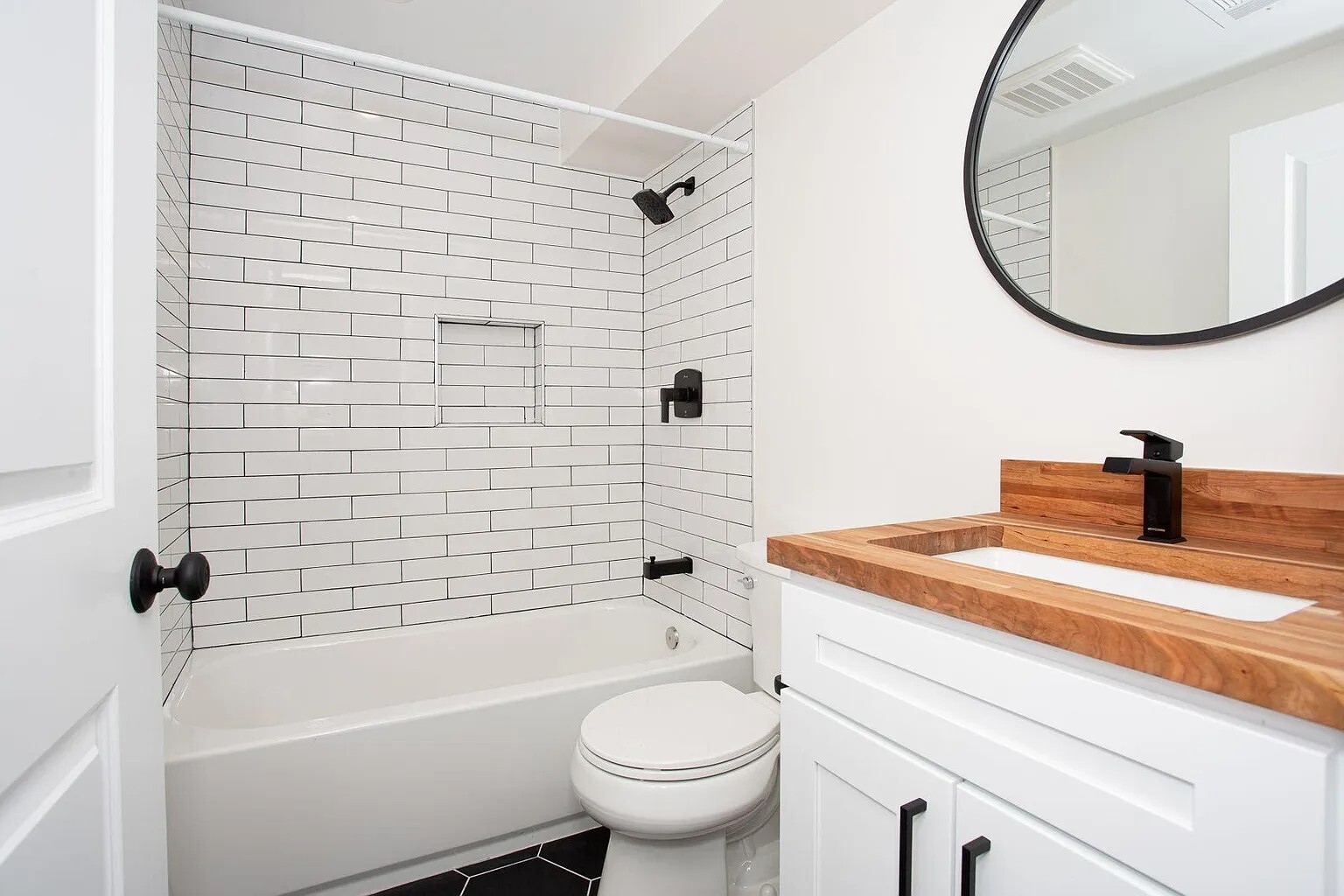 Building Photo - 2956 Finch St