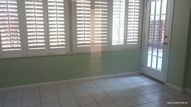 Building Photo - 3 bedrooms  in The Trails subdivision in O...