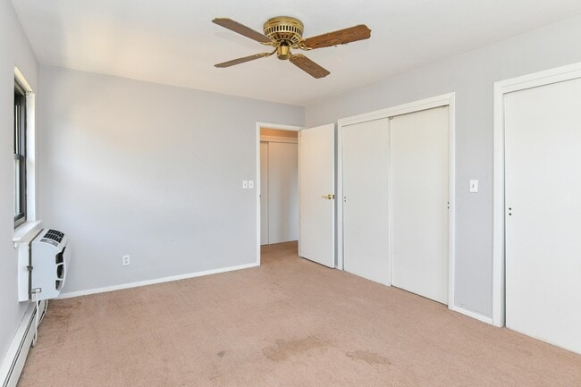 Building Photo - 401 US-22