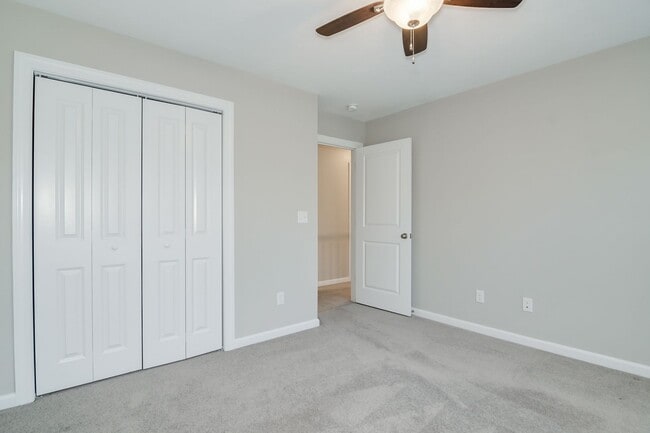 Building Photo - 4 Bedroom 2.5 Bath Canterbury Farms