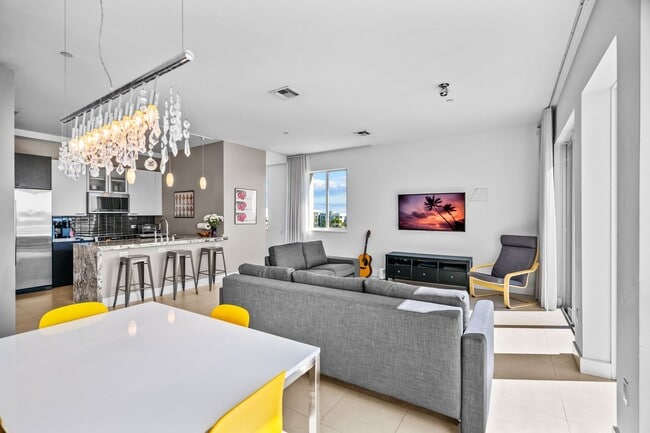 Building Photo - Monthly rental for Season , ( min 4 months)