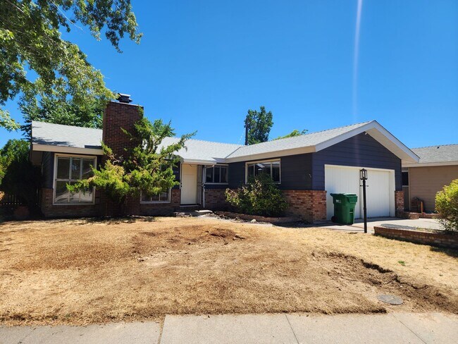 Primary Photo - 4 bedroom, 2 bath, 2 car garage