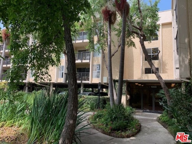 Building Photo - 1115 Raintree Cir