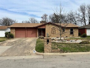 Building Photo - 3229 Oak Timber Dr