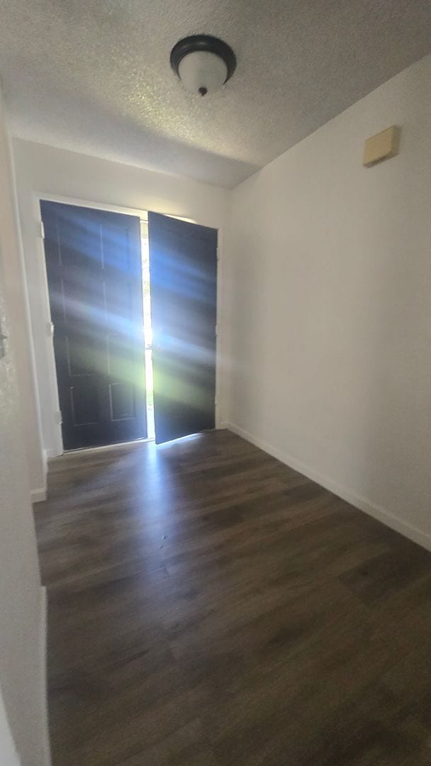 Building Photo - 3 BR 2 BA