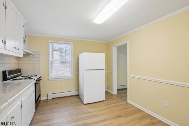 Building Photo - 13 William St