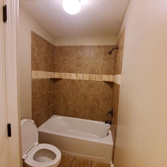 Building Photo - 407 Springer Cv