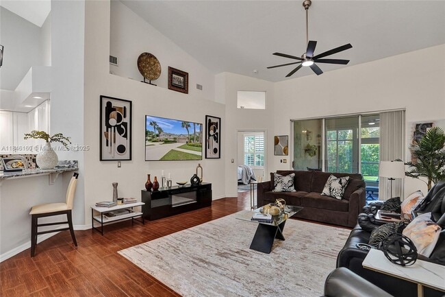 Building Photo - 1632 SW Harbour Isles Cir