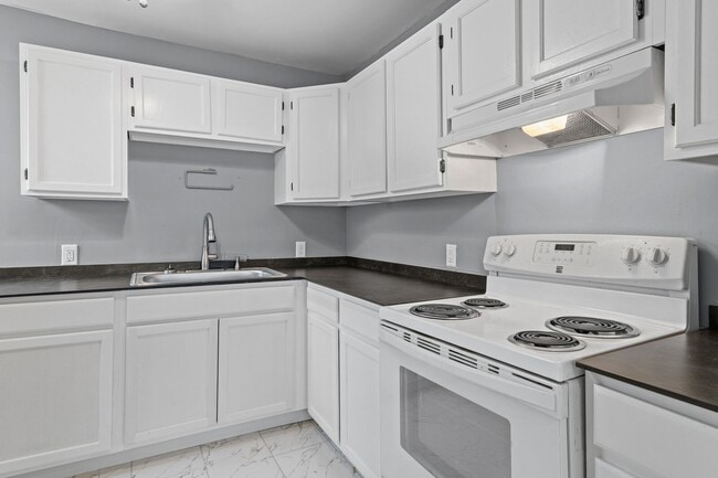 Building Photo - 503 Woodfin Rd