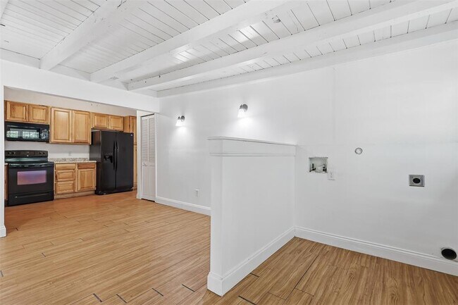 Building Photo - 1215 Porter St