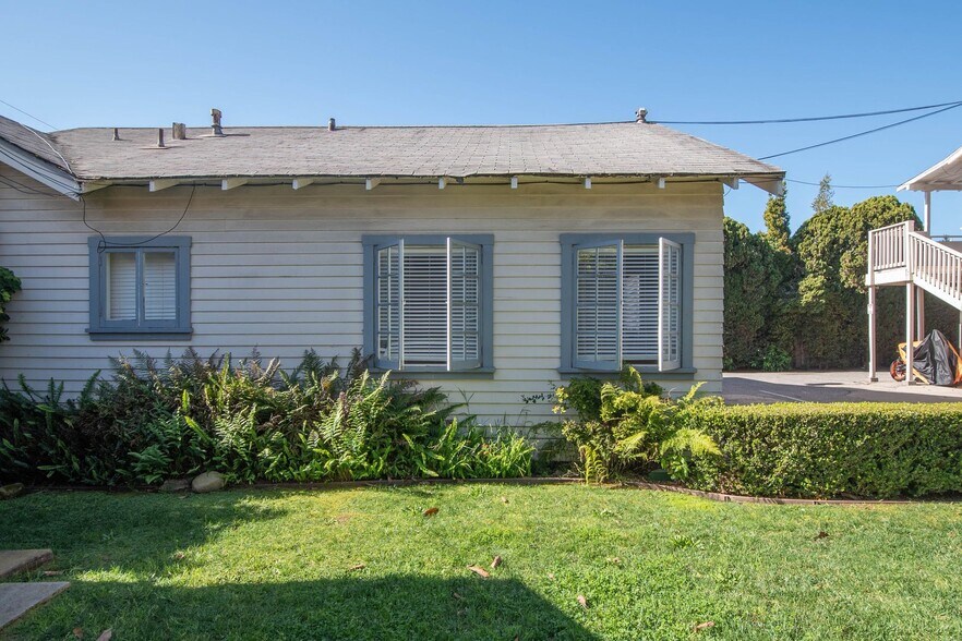 Building Photo - 314 W Mission St