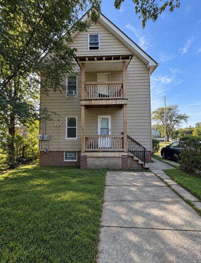Building Photo - 3273 E 126th St