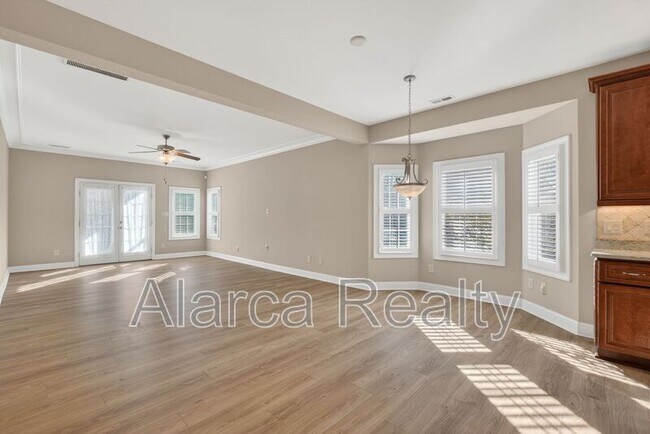 Building Photo - 8723 Whistlers Chase Dr