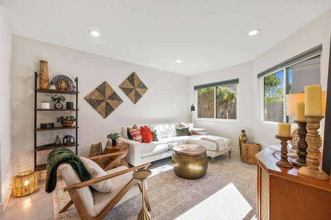 Building Photo - 76658 Daffodil Dr