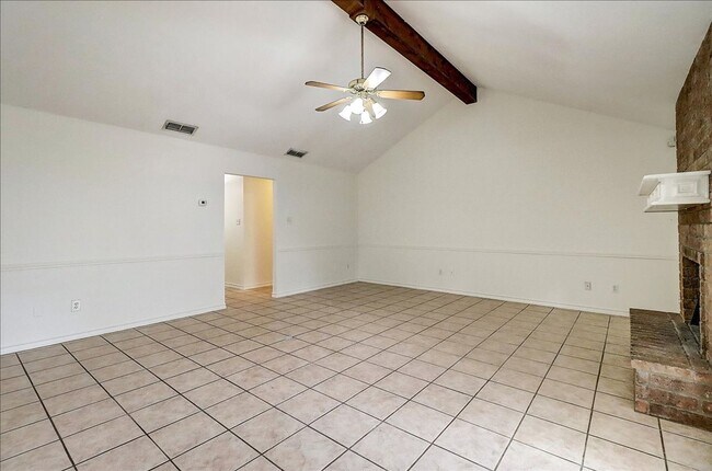 Building Photo - 6405 Clairfield St
