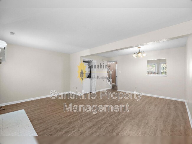 Building Photo - 5121 Radcliff Cir