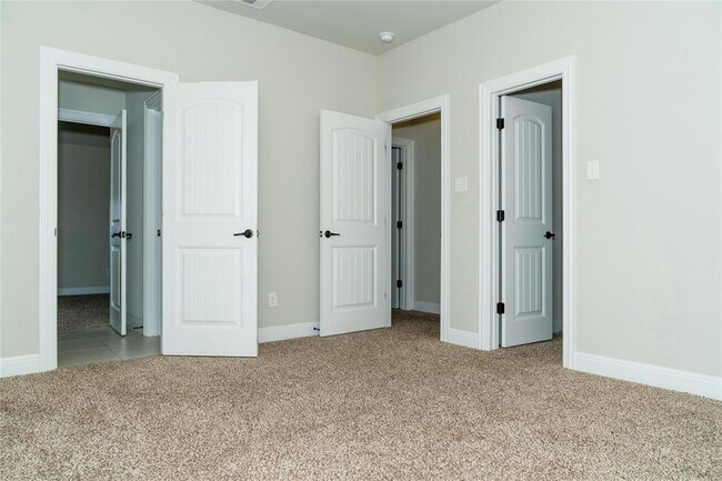 Building Photo - 3804 Tango Ct