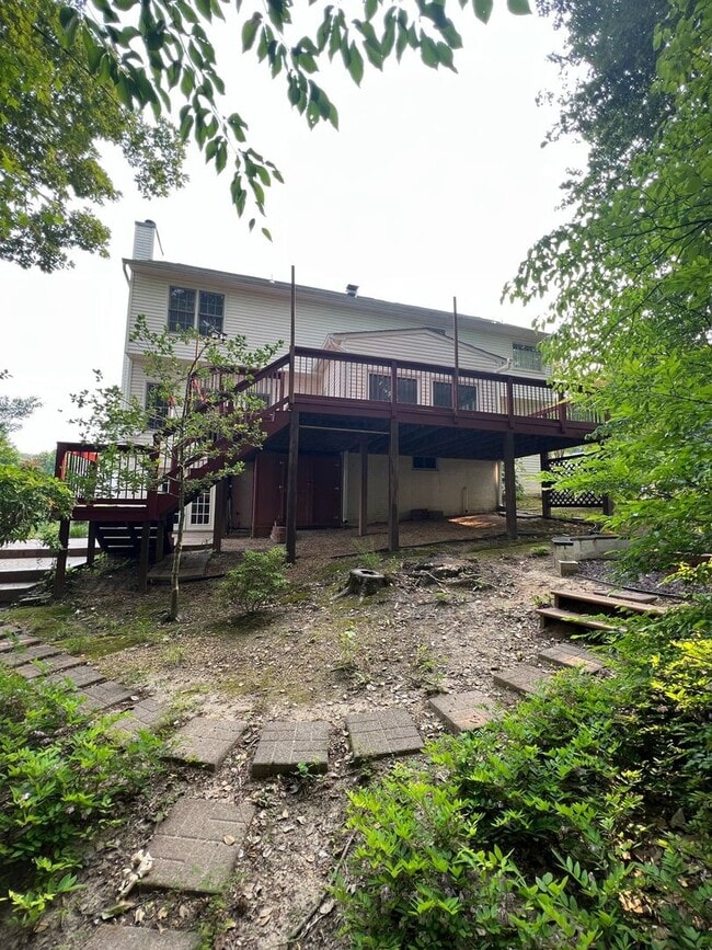 Building Photo - STAFFORD HOME - LARGE 5 BEDROOMS!