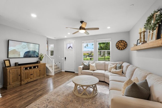 Building Photo - 10553 San Jose St