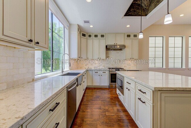 Building Photo - 2769 Freund St