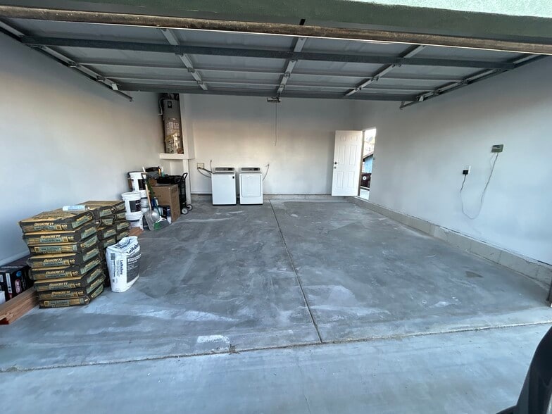 Garage - 6446 Palm View Ave