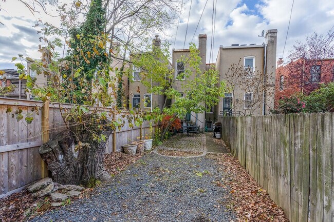 Building Photo - 1308 Potomac Ave SE