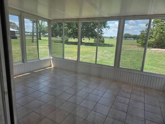 Building Photo - 208 Mirador Dr