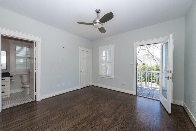 Building Photo - 734 Allston St