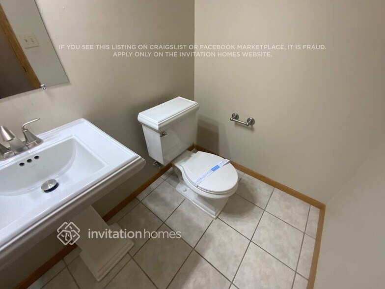 Building Photo - 3930 Zircon Ln N