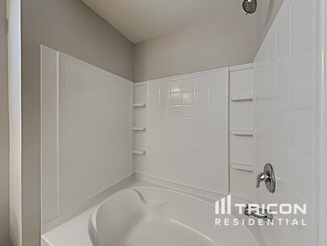 Building Photo - 845 Alta Wy