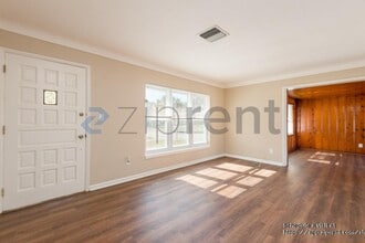 Building Photo - 3601 30th Ave S