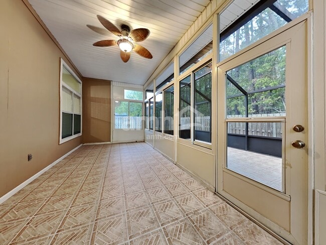 Building Photo - 13966 Summer Breeze Dr