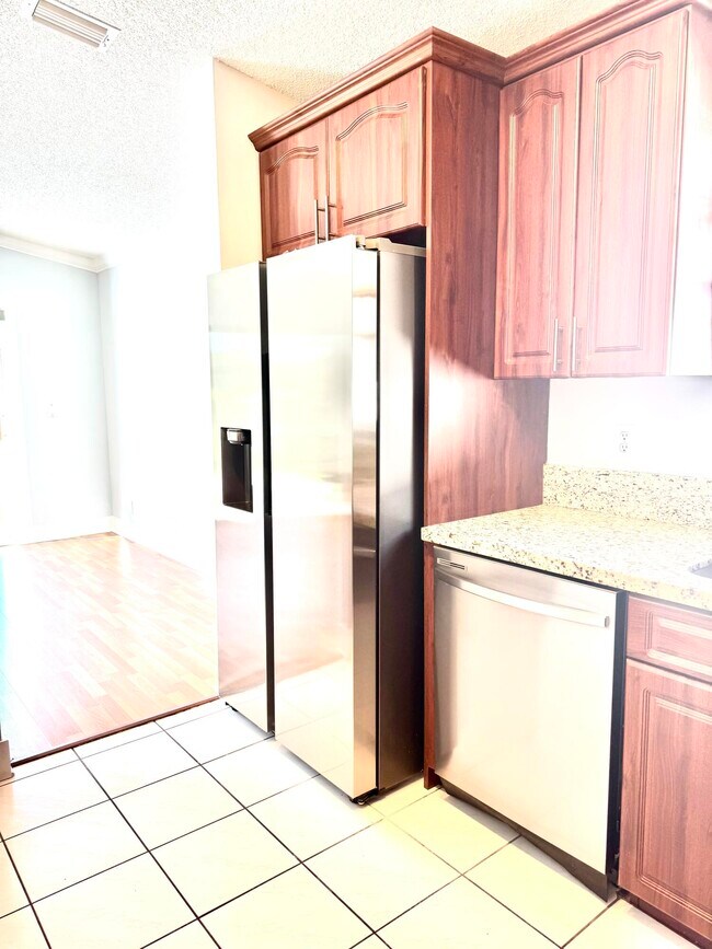 Building Photo - 1368 Waterway Cove Dr