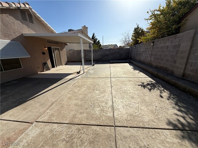 Building Photo - 2335 Bowstring Dr