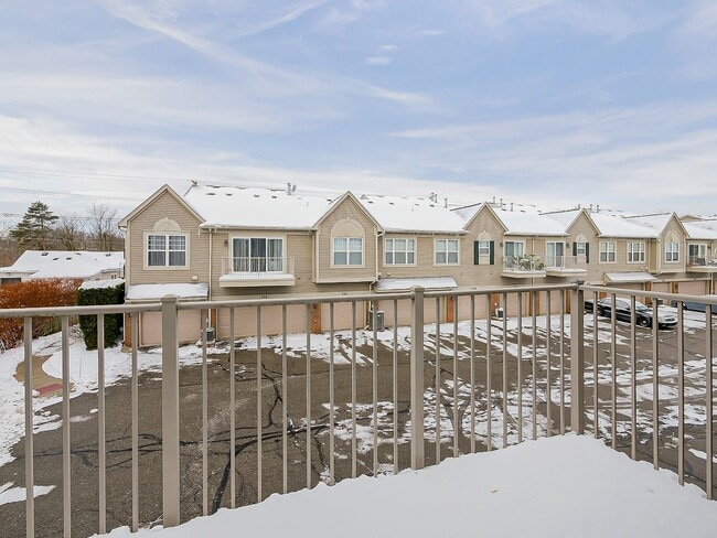 Building Photo - AVAILABLE NOW! Charming 2-Bed Home in the Heart of Wixom