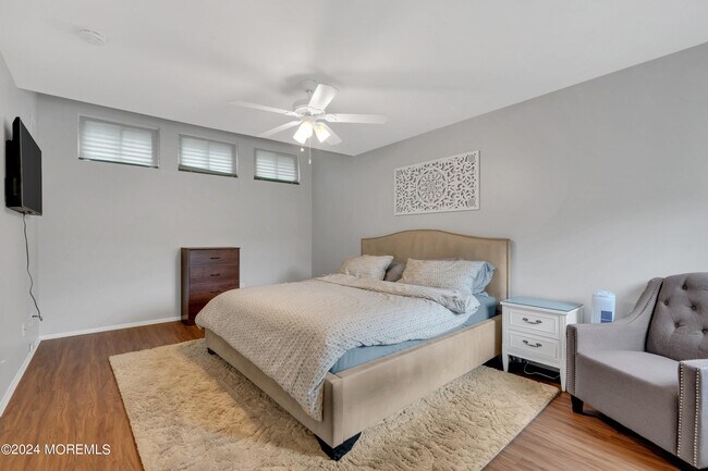 Building Photo - 8 Fern Ct