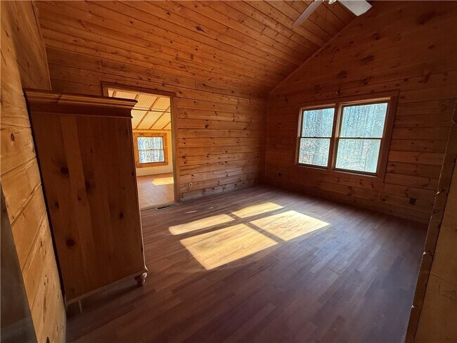 Building Photo - 2405 Mountain Rd