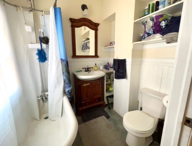 Building Photo - 3212 Winter St