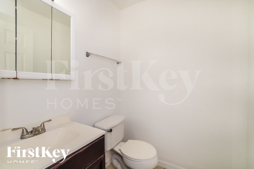 Building Photo - 4439 Frances Ave