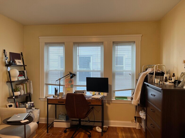 Building Photo - 16-18 Silvey Pl. Unit 1