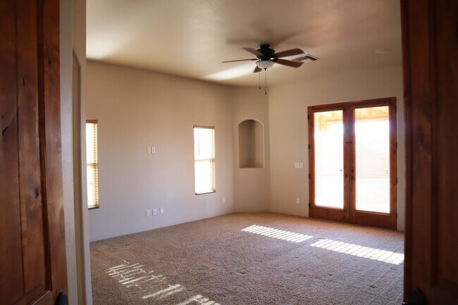 Building Photo - Your own resort! Elegant, Exclusive & Exquisite.