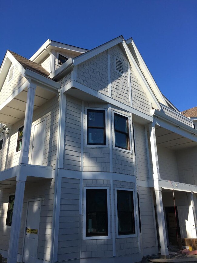 Building Photo - 1524 F St