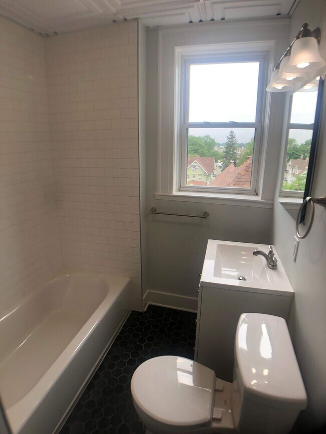 Building Photo - 47 Union Street