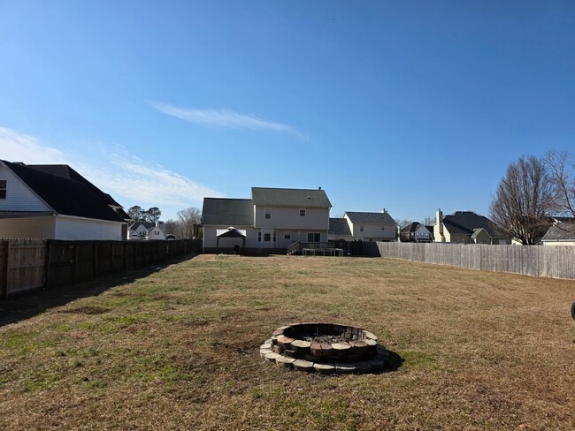 Building Photo - Close to Base, Far from the Traffic – 4BR Home Near MCAS New River