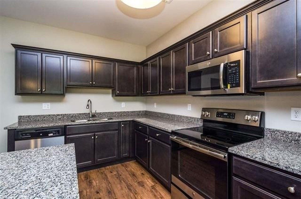 Building Photo - 2863 Spring Rose Circle